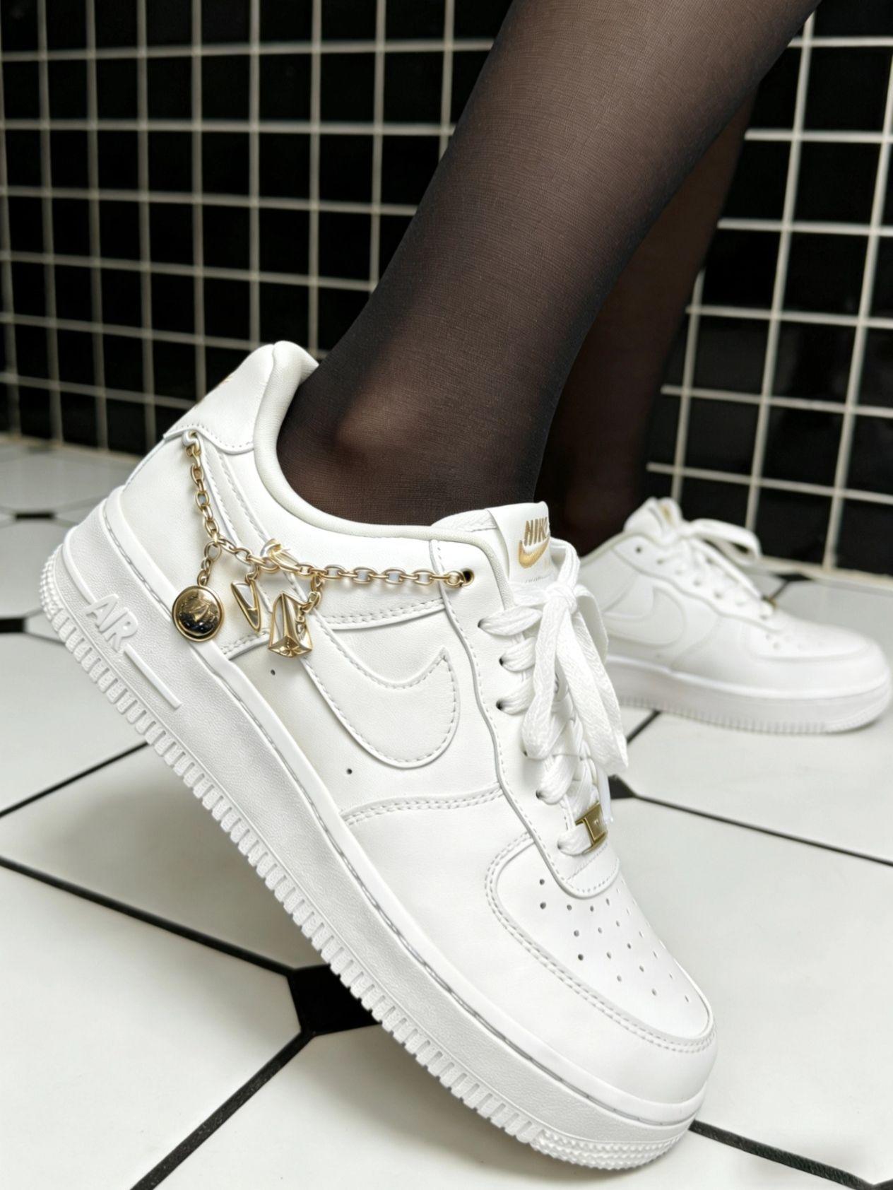 ✨谁还没拥有这双“神仙小白鞋”我会伤心的ok?!Nike AF1金扣链条款,纯白